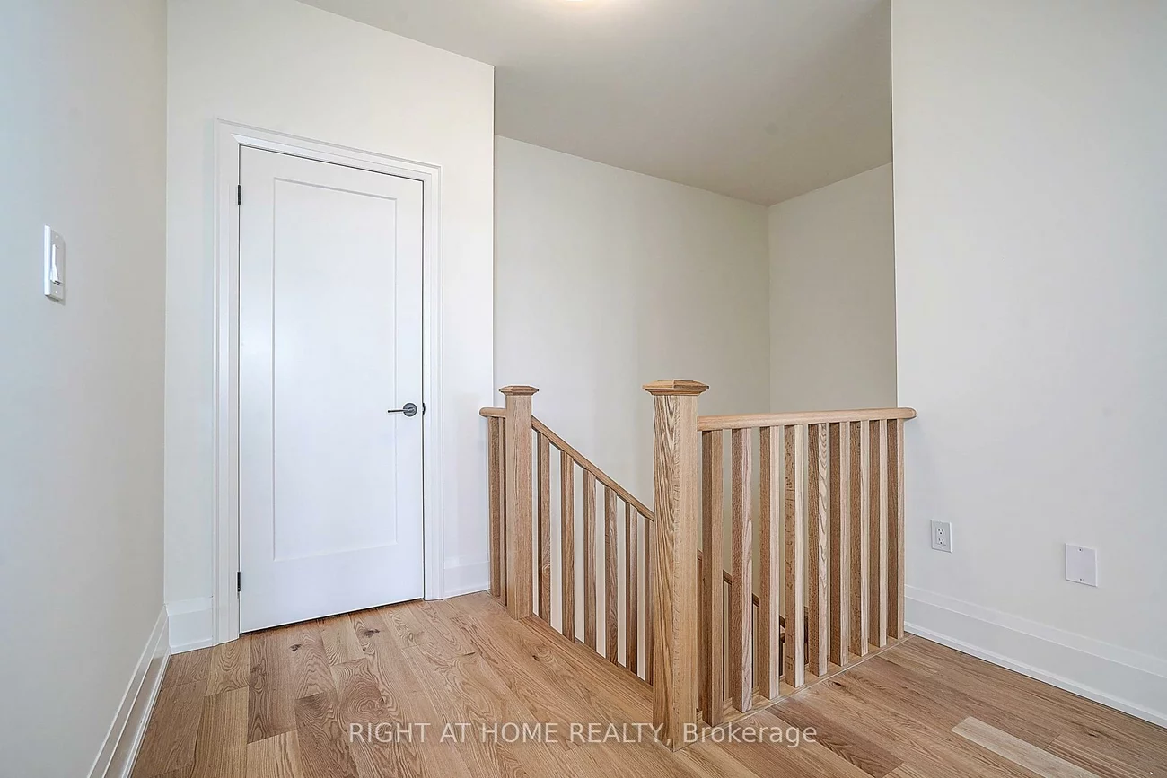 3295, Taha Gardens, 1008 - GO Glenorchy, Oakville