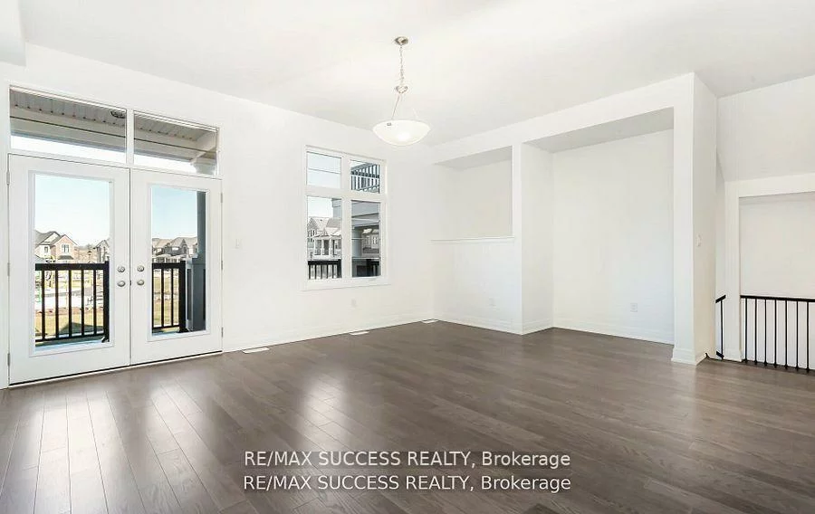 3130, Travertine, 1012 - NW Northwest, Oakville