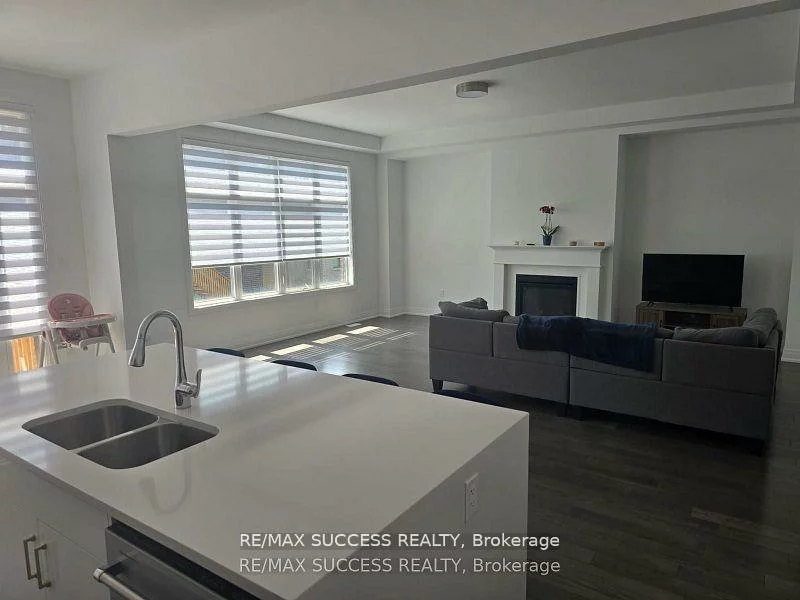 3130, Travertine, 1012 - NW Northwest, Oakville