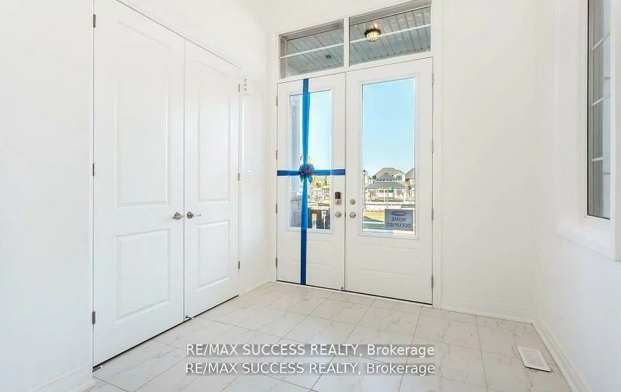 3130, Travertine, 1012 - NW Northwest, Oakville