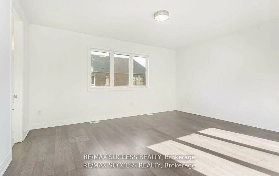 3130, Travertine, 1012 - NW Northwest, Oakville