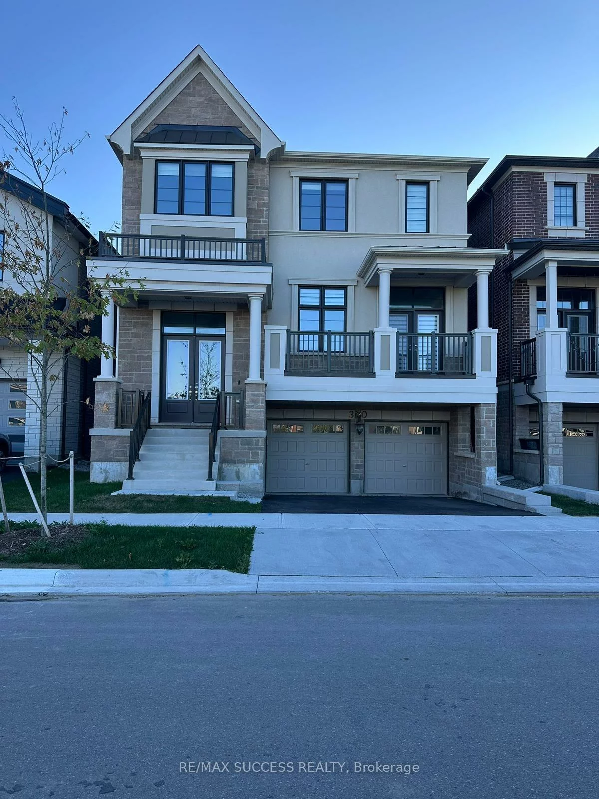 3130, Travertine, 1012 - NW Northwest, Oakville