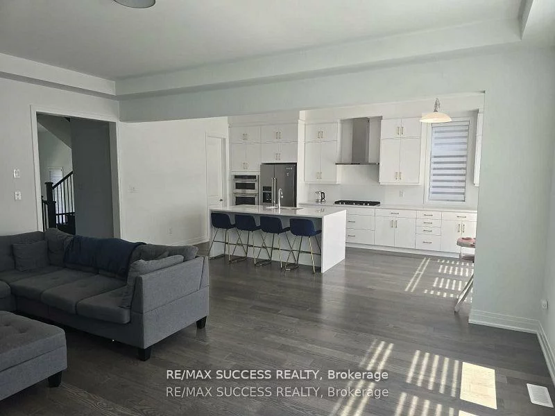 3130, Travertine, 1012 - NW Northwest, Oakville