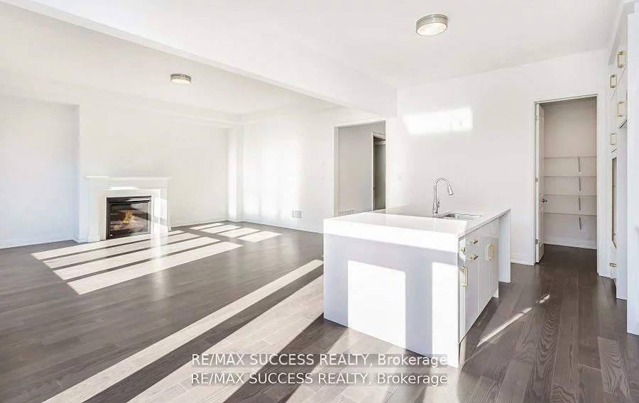 3130, Travertine, 1012 - NW Northwest, Oakville