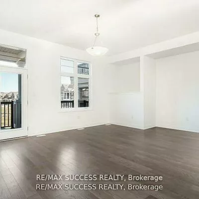 3130, Travertine, 1012 - NW Northwest, Oakville