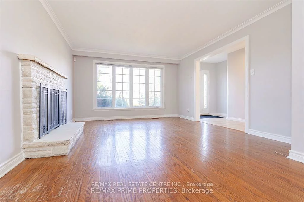 492, Pinegrove, 1020 - WO West, Oakville