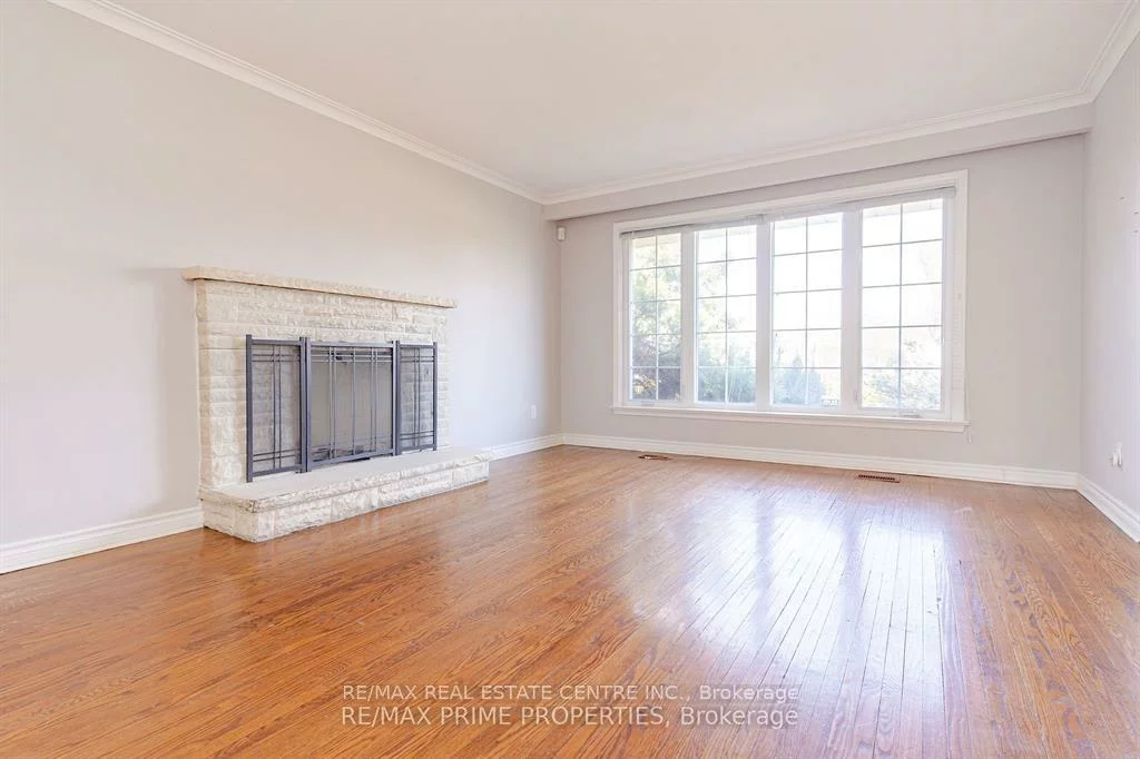 492, Pinegrove, 1020 - WO West, Oakville