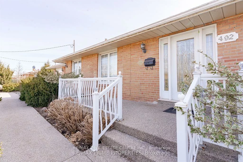 492, Pinegrove, 1020 - WO West, Oakville