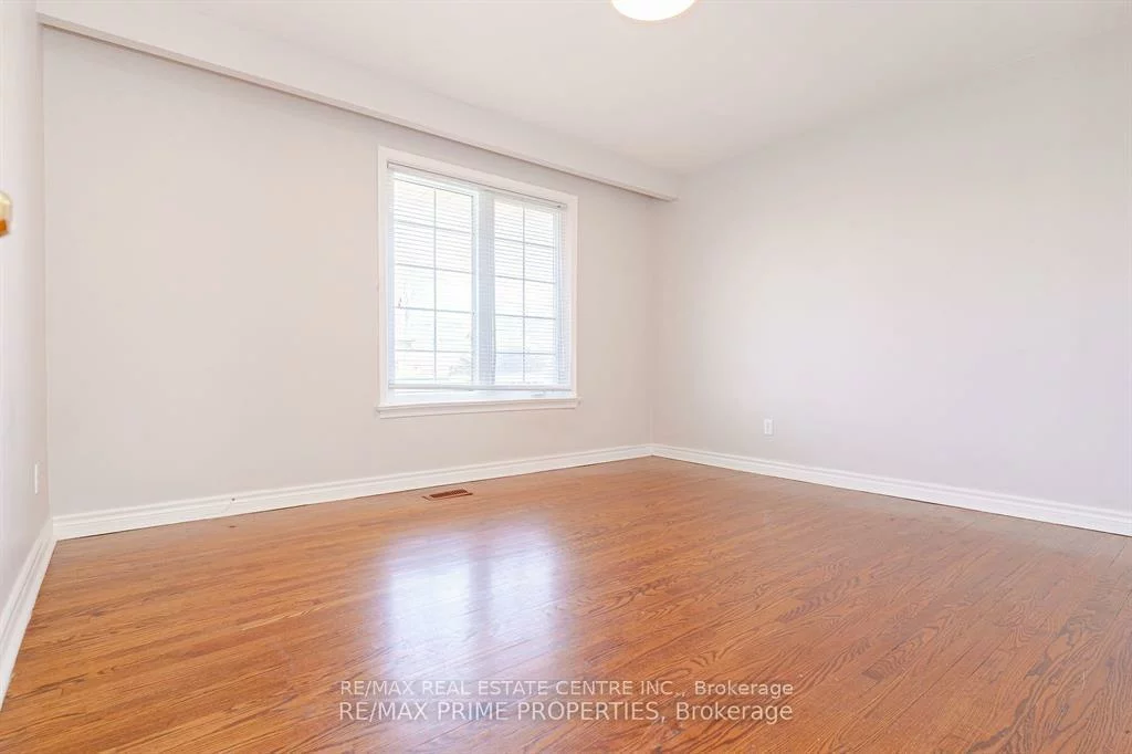 492, Pinegrove, 1020 - WO West, Oakville