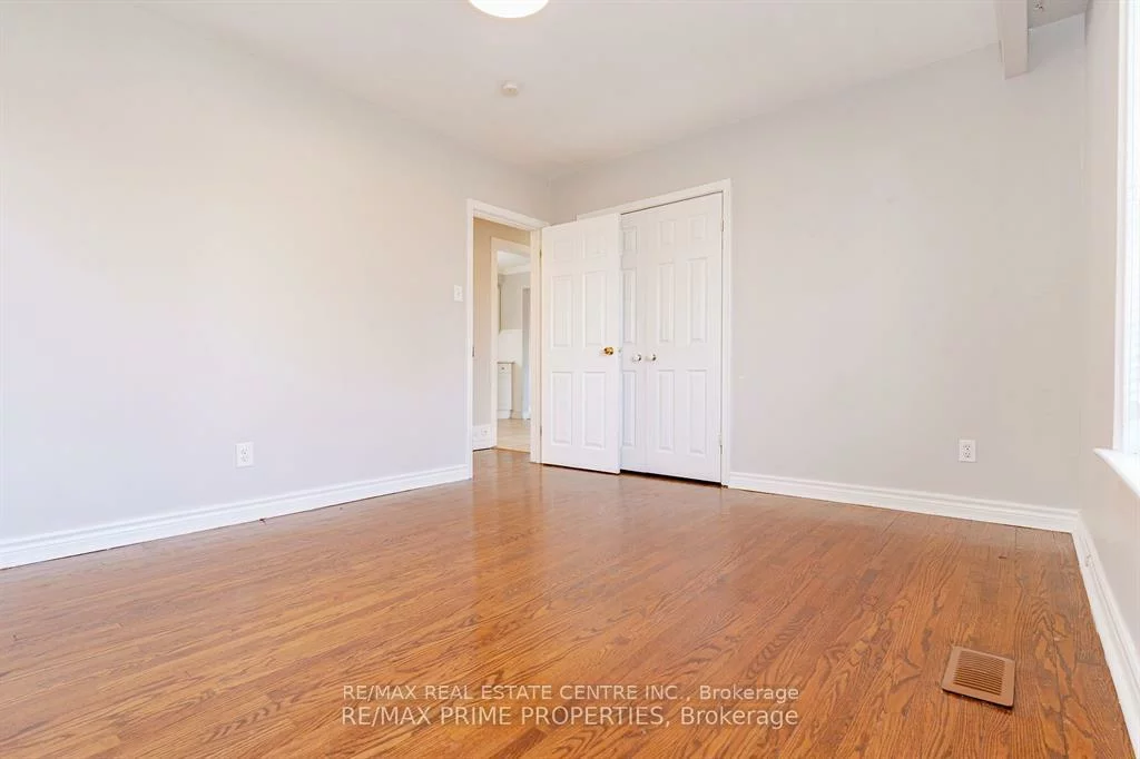 492, Pinegrove, 1020 - WO West, Oakville