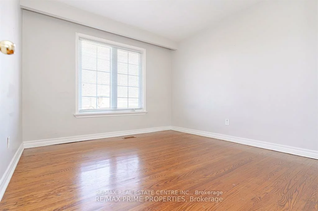 492, Pinegrove, 1020 - WO West, Oakville