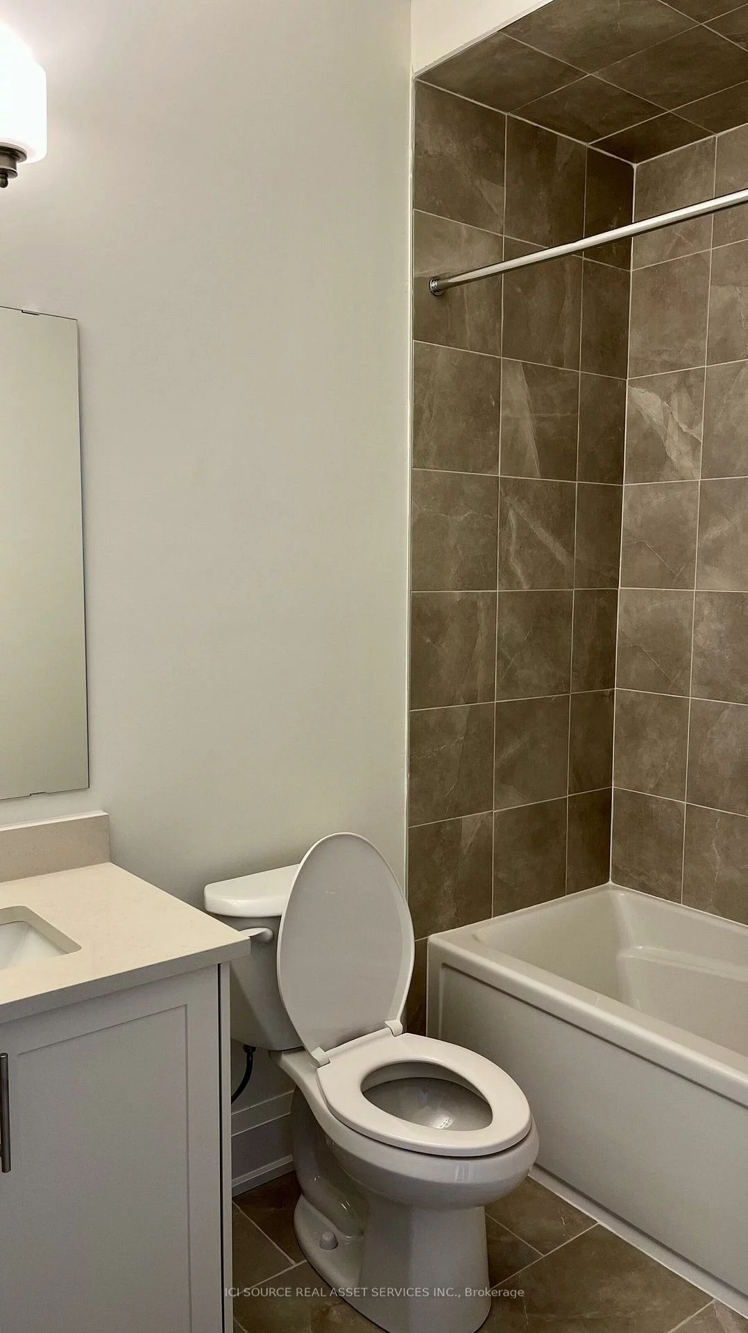 3322, Azam, 1008 - GO Glenorchy, Oakville