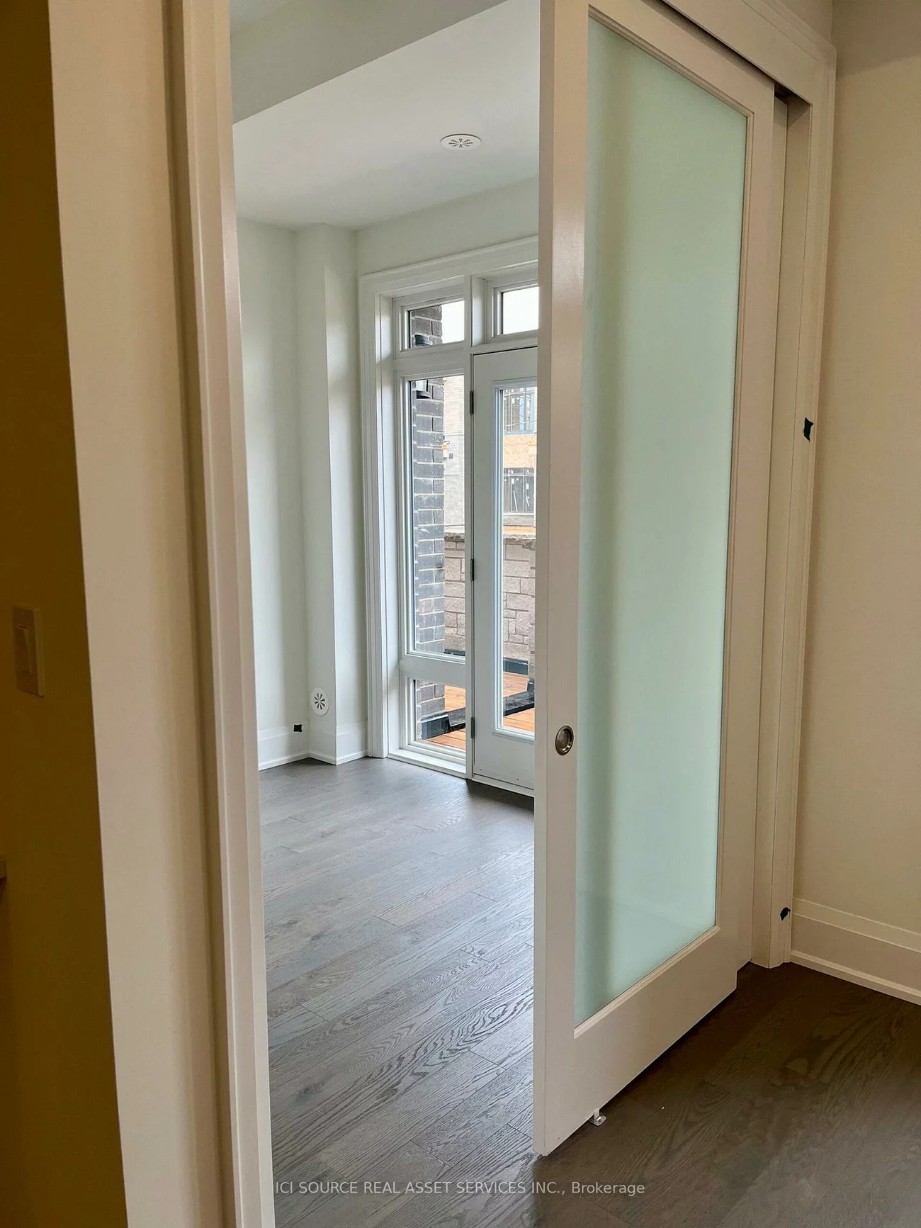 3322, Azam, 1008 - GO Glenorchy, Oakville