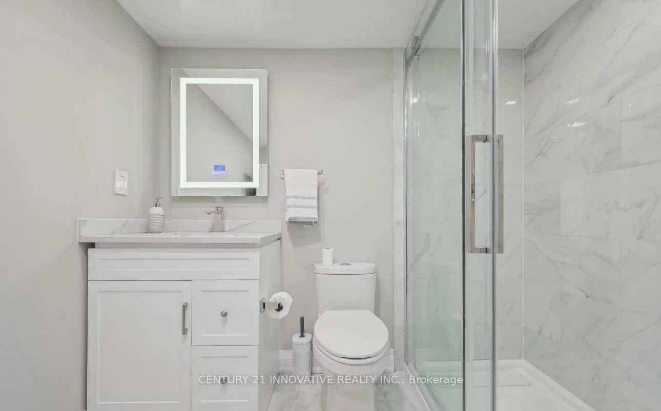 1151, Lindsay, 1014 - QE Queen Elizabeth, Oakville