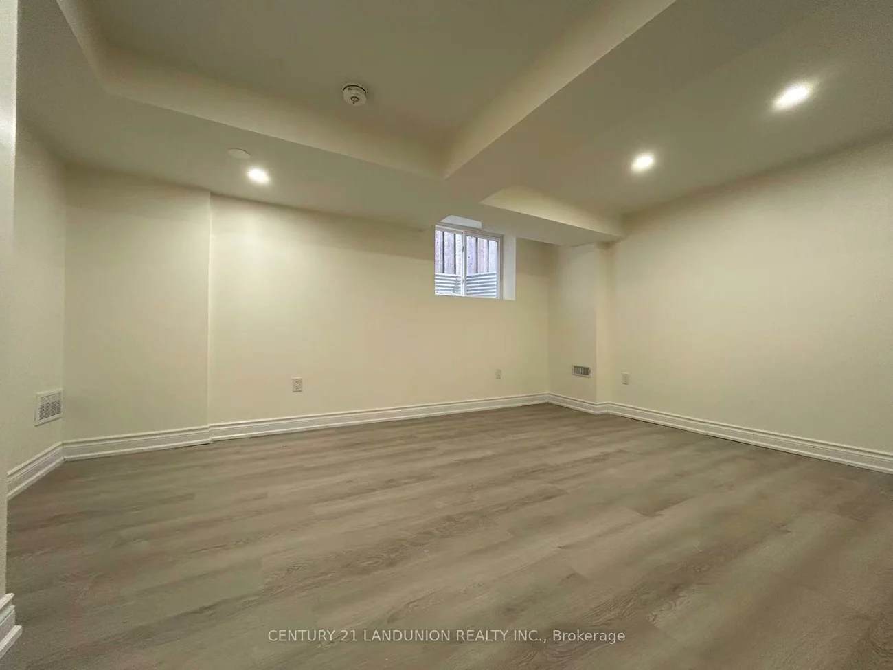 2238, Gladacres, 1019 - WM Westmount, Oakville