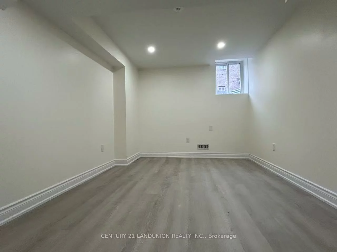 2238, Gladacres, 1019 - WM Westmount, Oakville