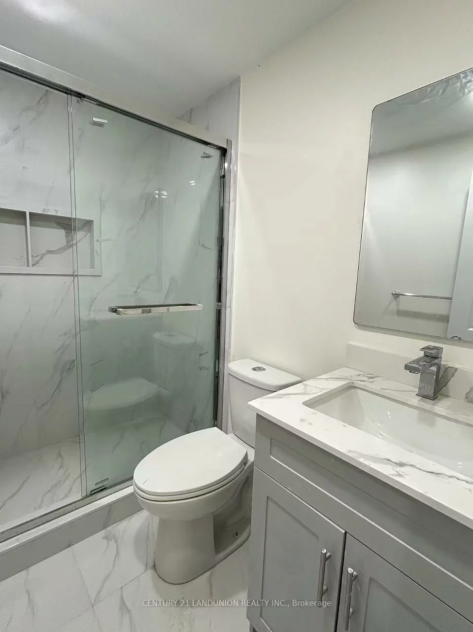 2238, Gladacres, 1019 - WM Westmount, Oakville