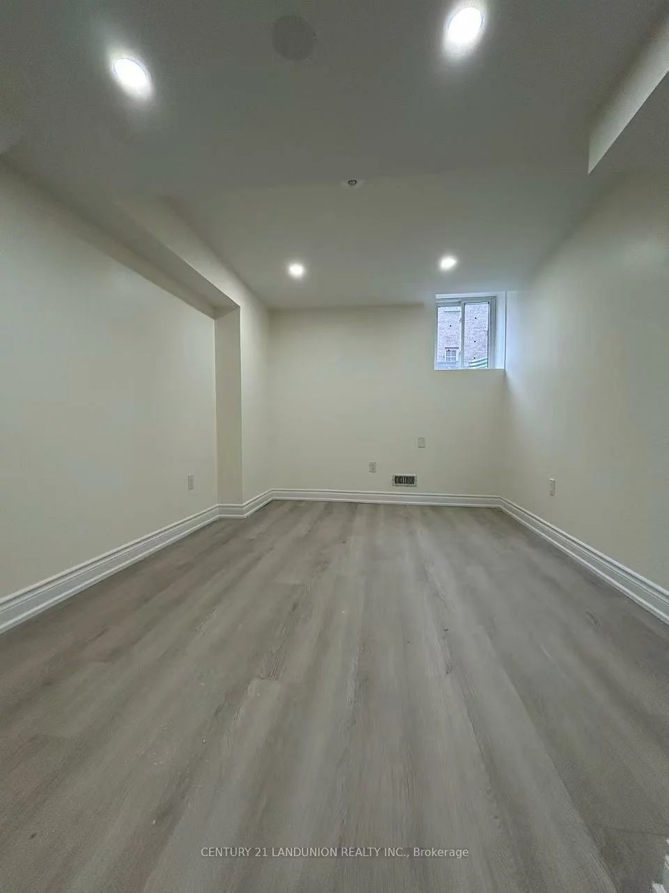 2238, Gladacres, 1019 - WM Westmount, Oakville