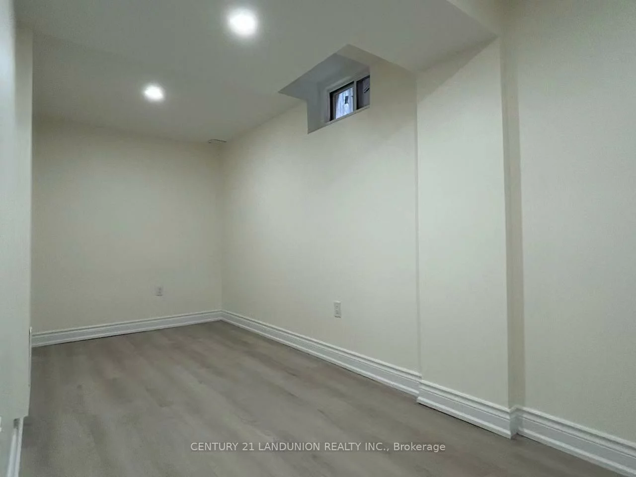 2238, Gladacres, 1019 - WM Westmount, Oakville