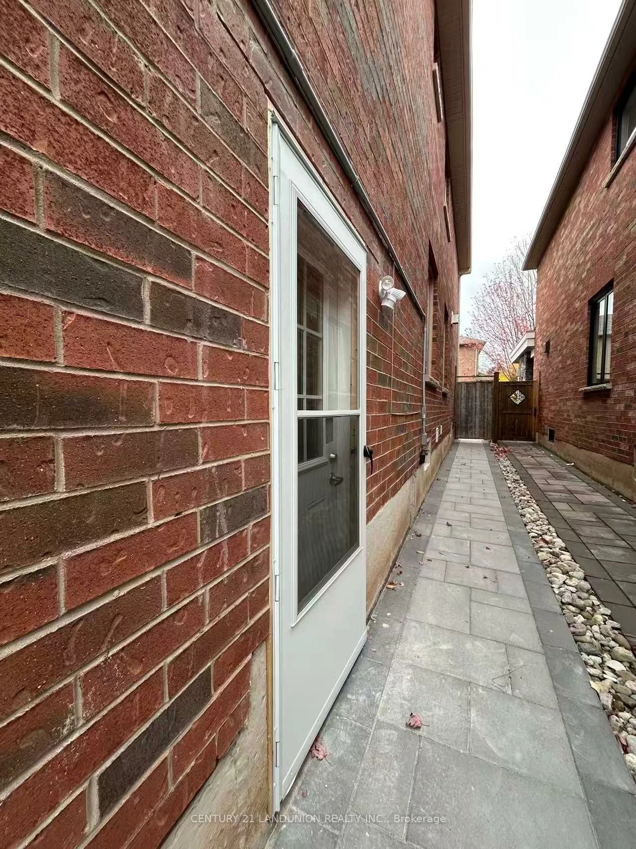 2238, Gladacres, 1019 - WM Westmount, Oakville