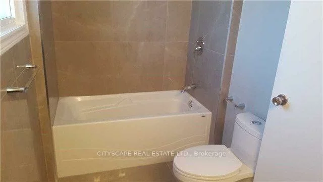 2075, Salmon, 1001 - BR Bronte, Oakville