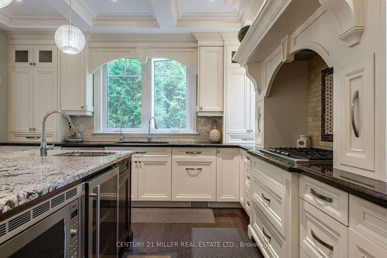 108, Livno, 1001 - BR Bronte, Oakville