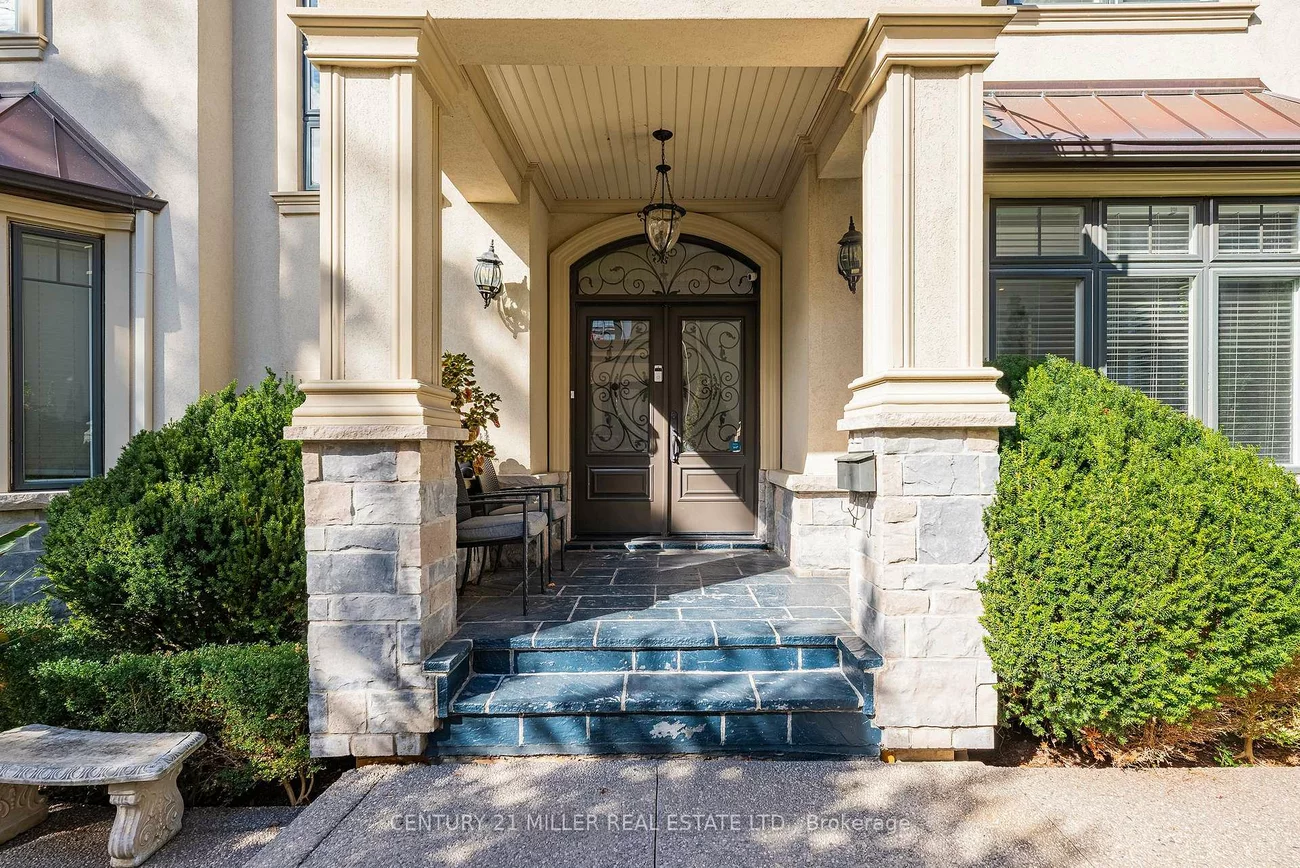 108, Livno, 1001 - BR Bronte, Oakville