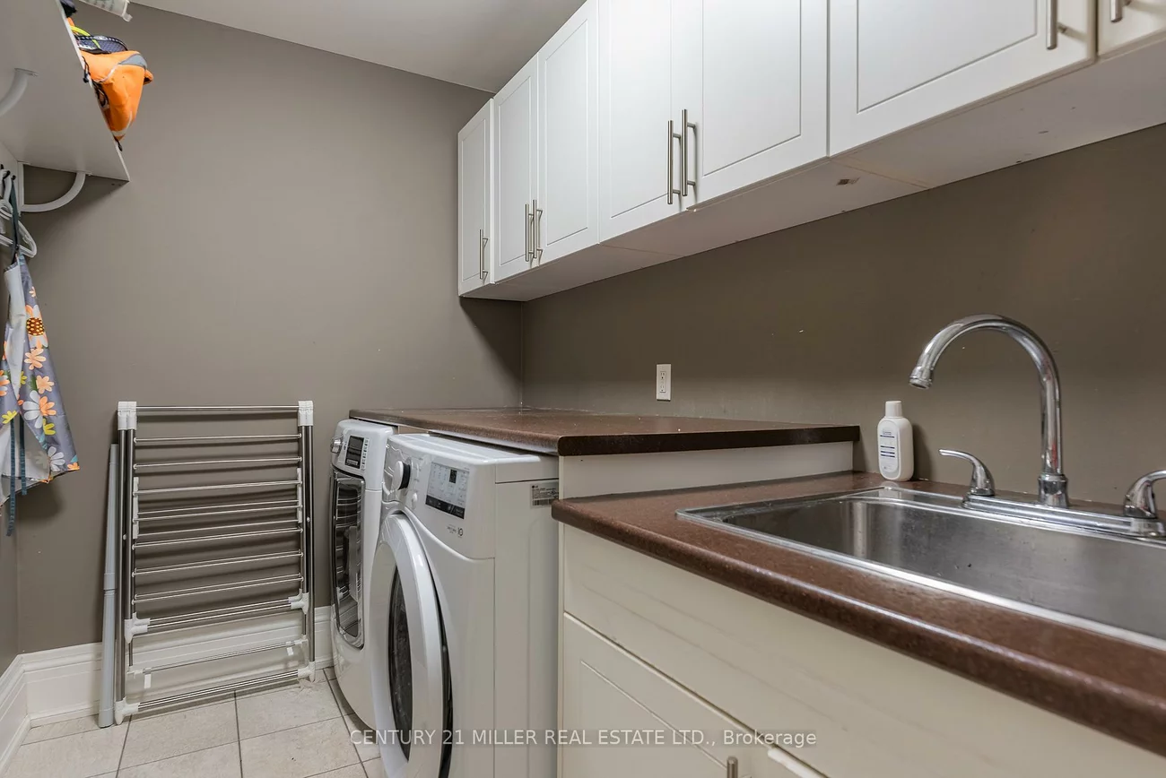 108, Livno, 1001 - BR Bronte, Oakville