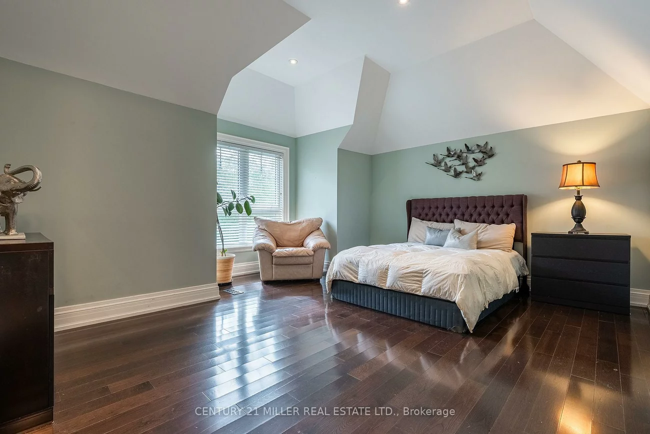 108, Livno, 1001 - BR Bronte, Oakville