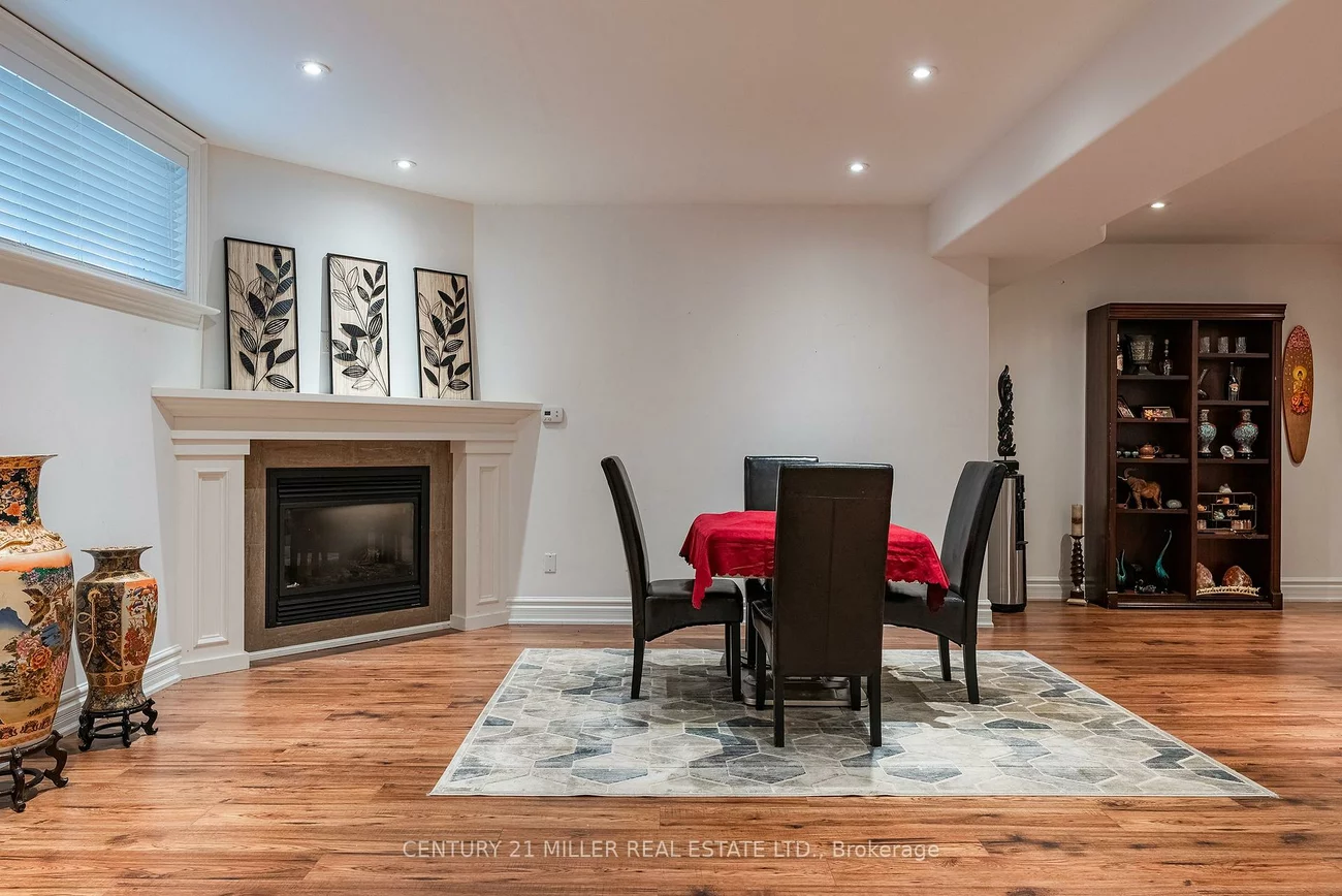 108, Livno, 1001 - BR Bronte, Oakville