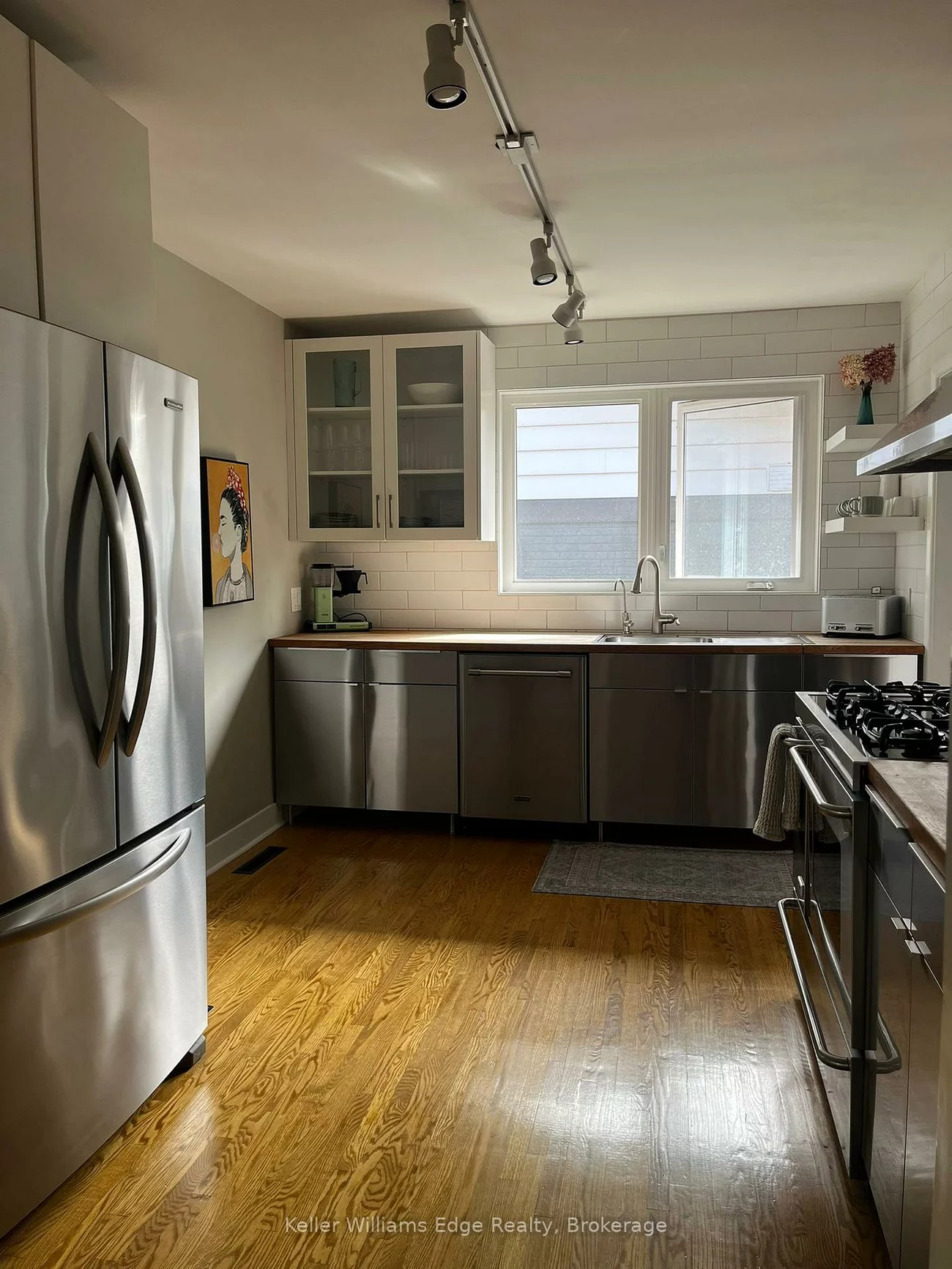 390, St. Augustine, 1002 - CO Central, Oakville