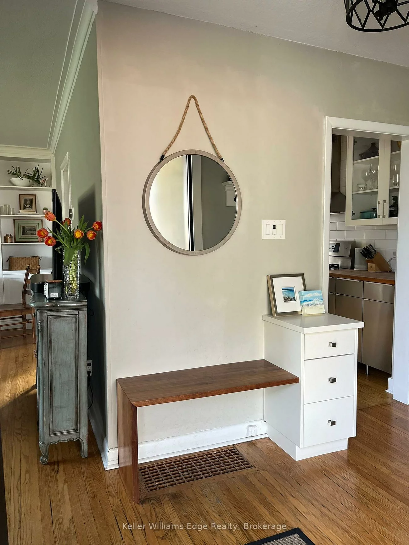 390, St. Augustine, 1002 - CO Central, Oakville