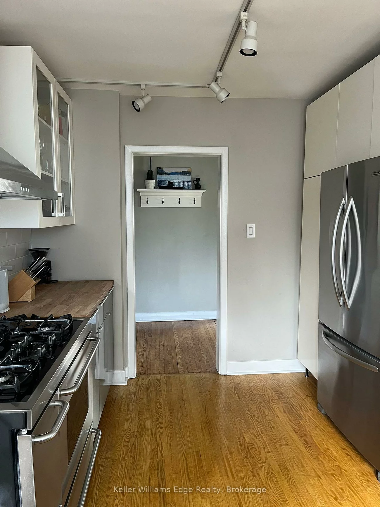 390, St. Augustine, 1002 - CO Central, Oakville