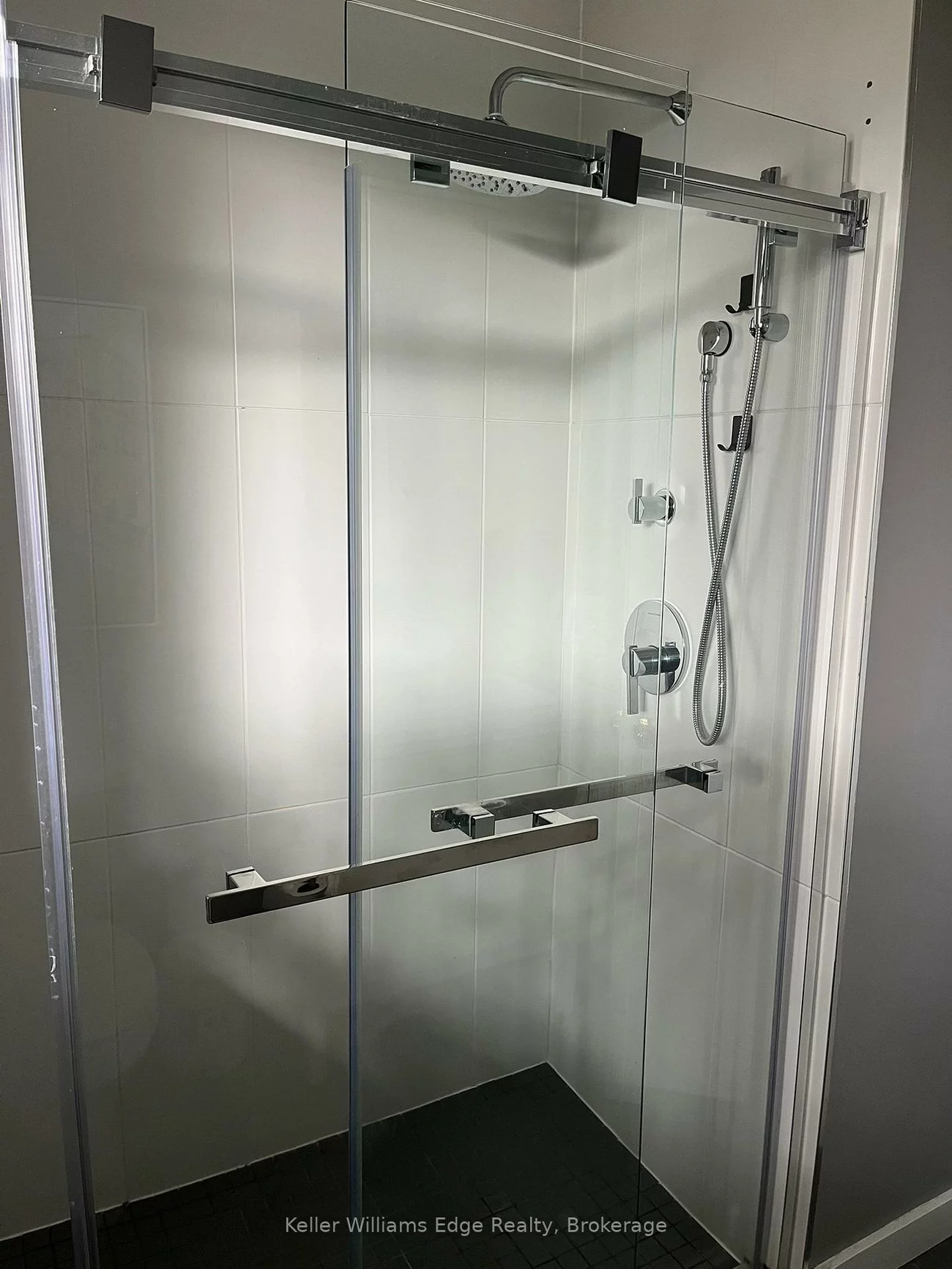 390, St. Augustine, 1002 - CO Central, Oakville