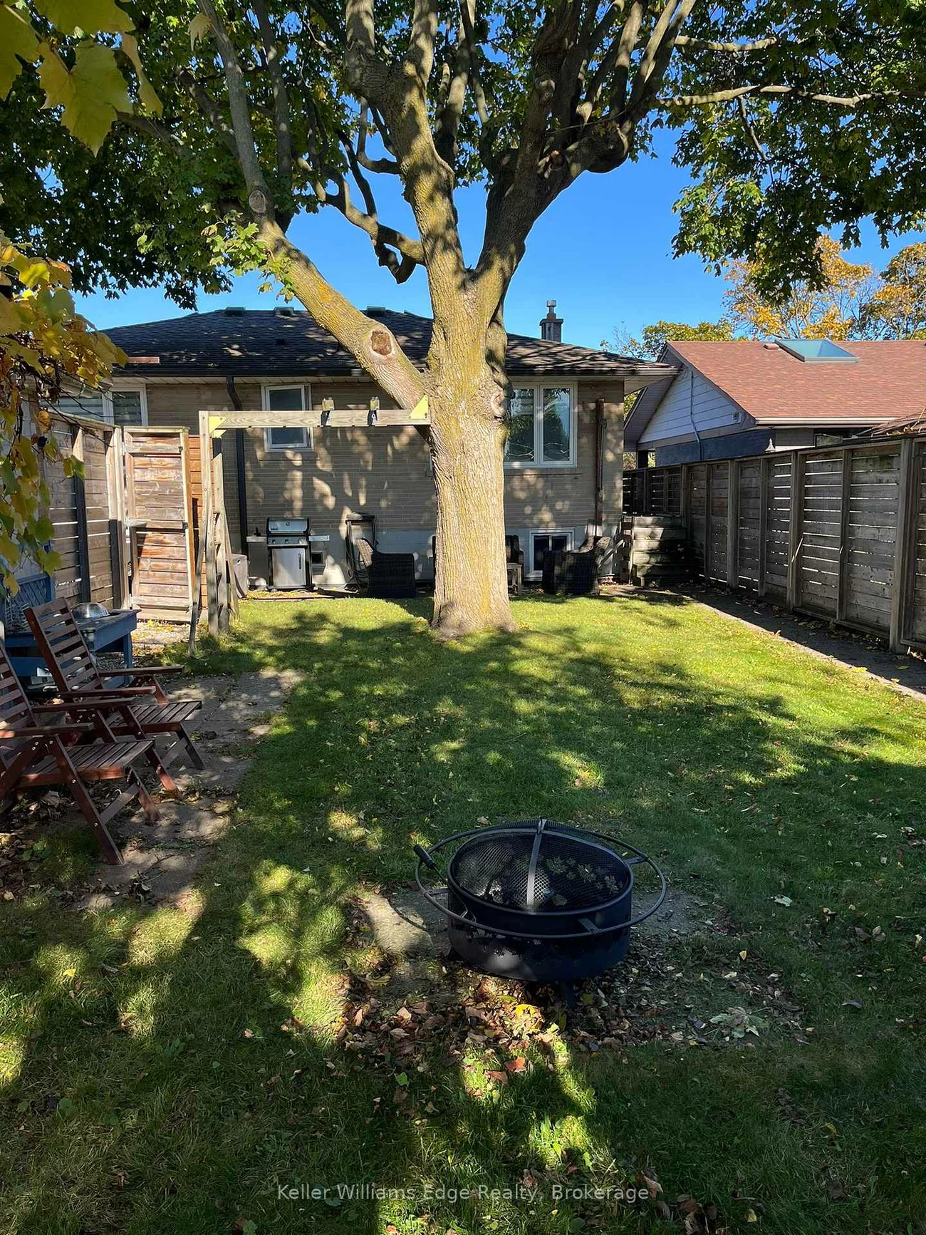 390, St. Augustine, 1002 - CO Central, Oakville