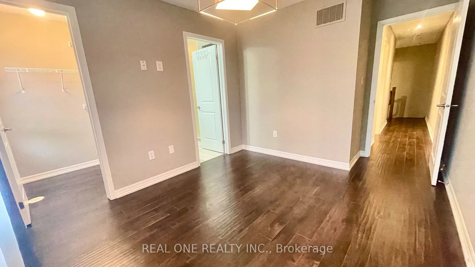 295, Ellen Davidson, 1008 - GO Glenorchy, Oakville