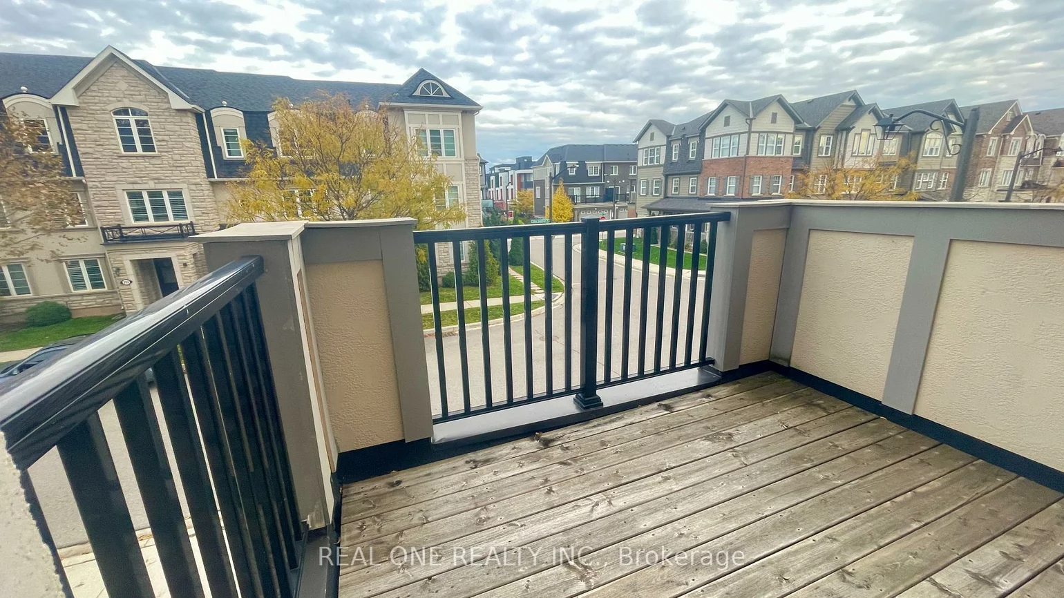 295, Ellen Davidson, 1008 - GO Glenorchy, Oakville