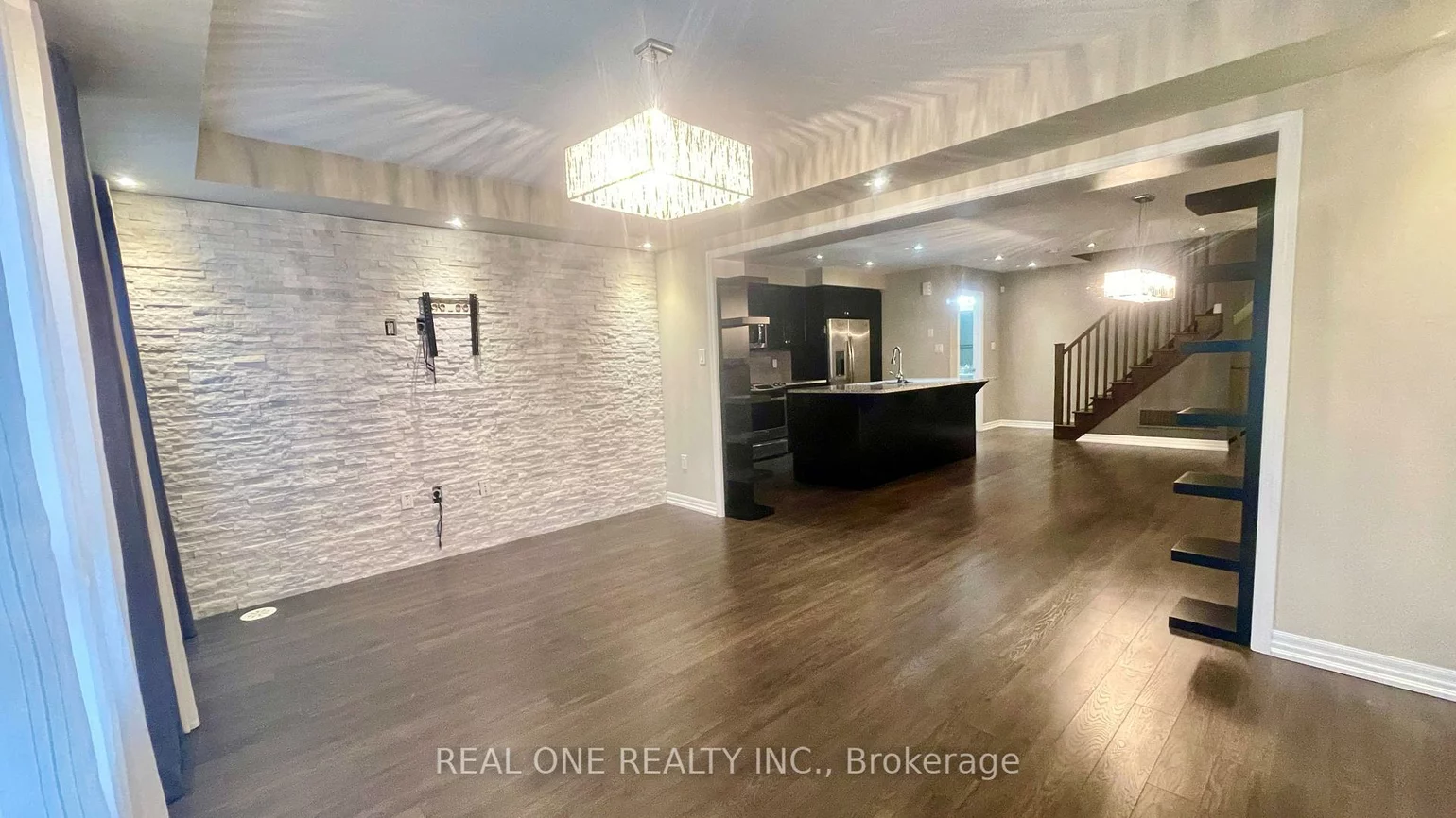 295, Ellen Davidson, 1008 - GO Glenorchy, Oakville