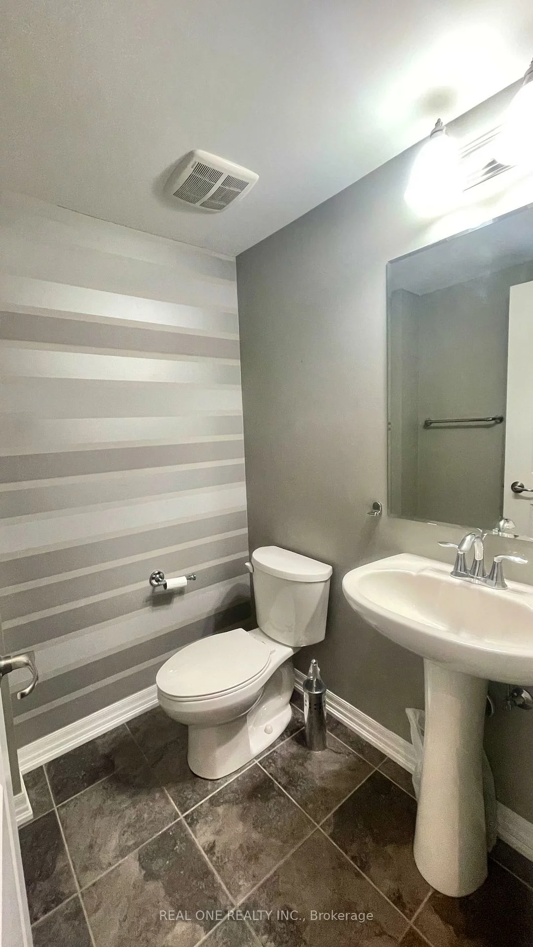 295, Ellen Davidson, 1008 - GO Glenorchy, Oakville