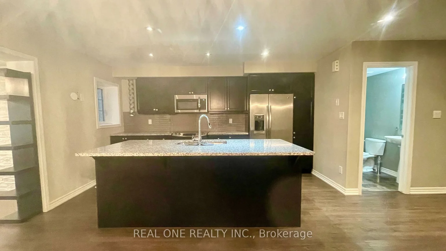 295, Ellen Davidson, 1008 - GO Glenorchy, Oakville