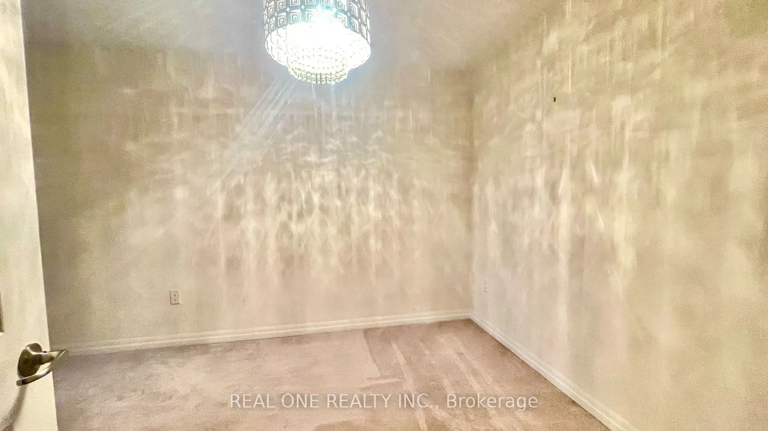 295, Ellen Davidson, 1008 - GO Glenorchy, Oakville