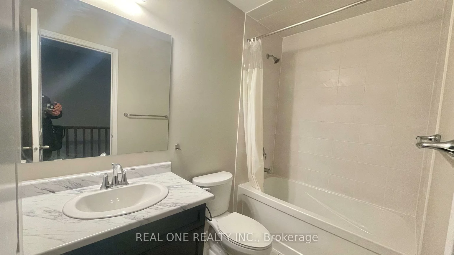 295, Ellen Davidson, 1008 - GO Glenorchy, Oakville