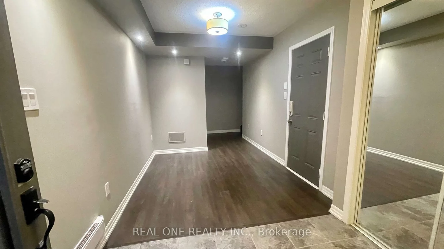 295, Ellen Davidson, 1008 - GO Glenorchy, Oakville