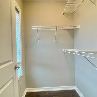 295, Ellen Davidson, 1008 - GO Glenorchy, Oakville