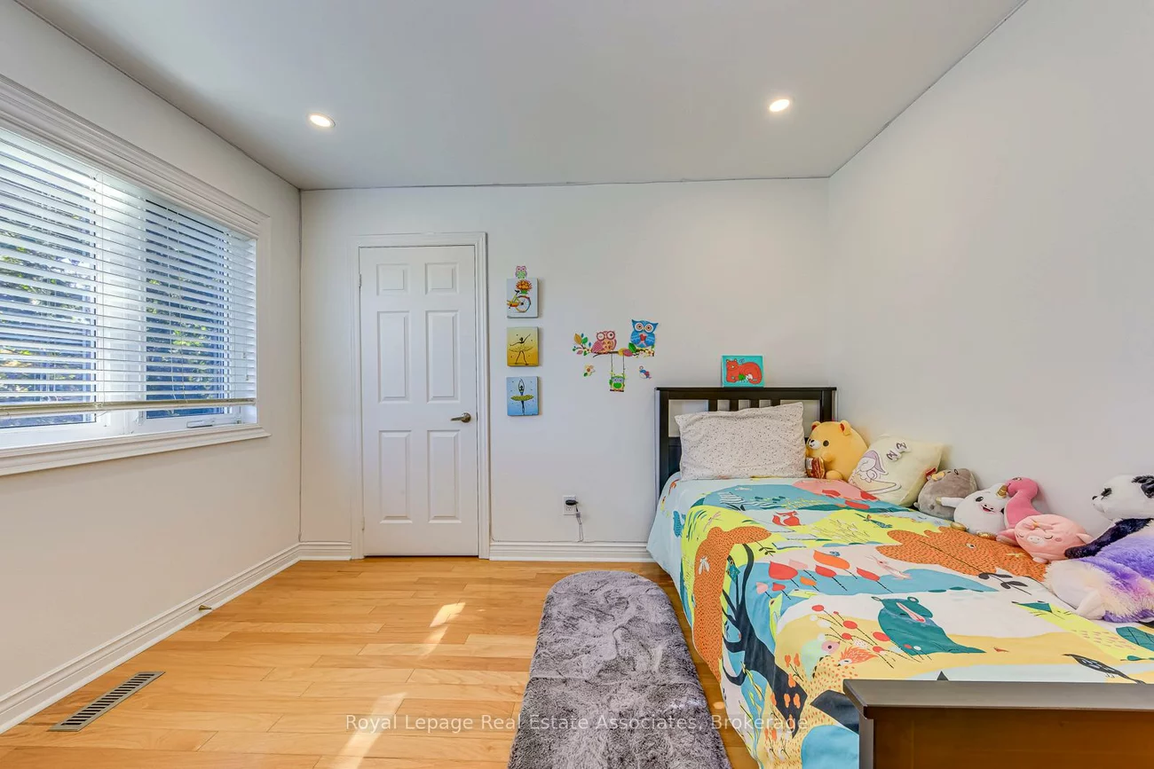 2535, Andover, 1015 - RO River Oaks, Oakville