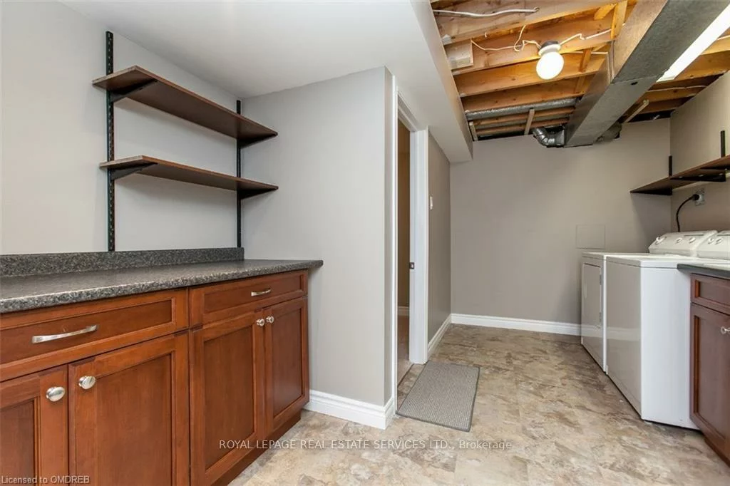 237, Ross, 1015 - RO River Oaks, Oakville