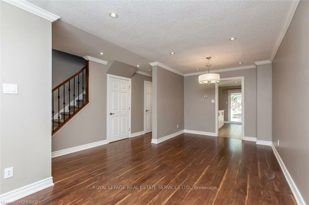 237, Ross, 1015 - RO River Oaks, Oakville