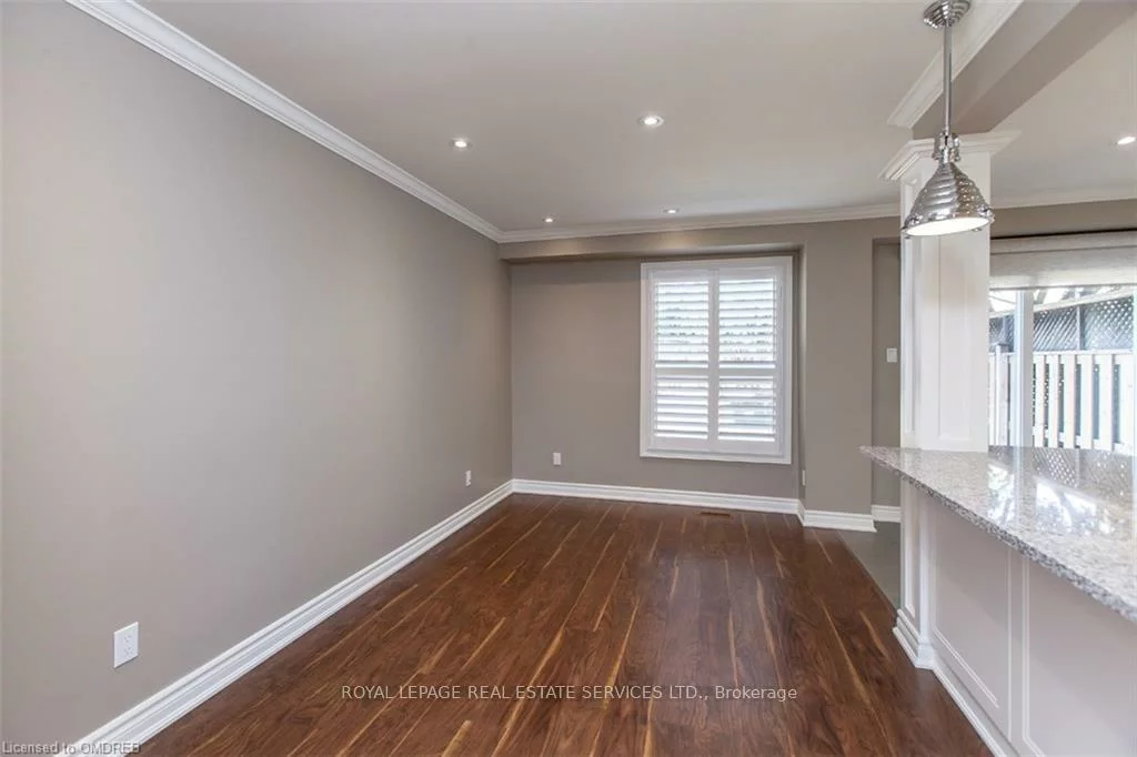 237, Ross, 1015 - RO River Oaks, Oakville