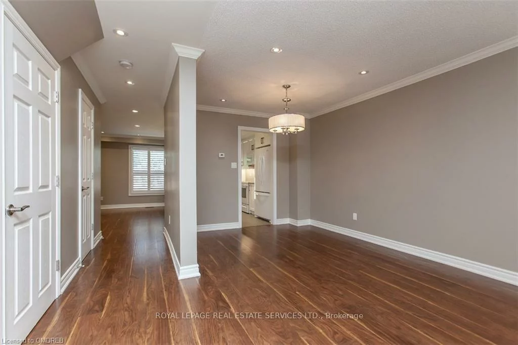 237, Ross, 1015 - RO River Oaks, Oakville