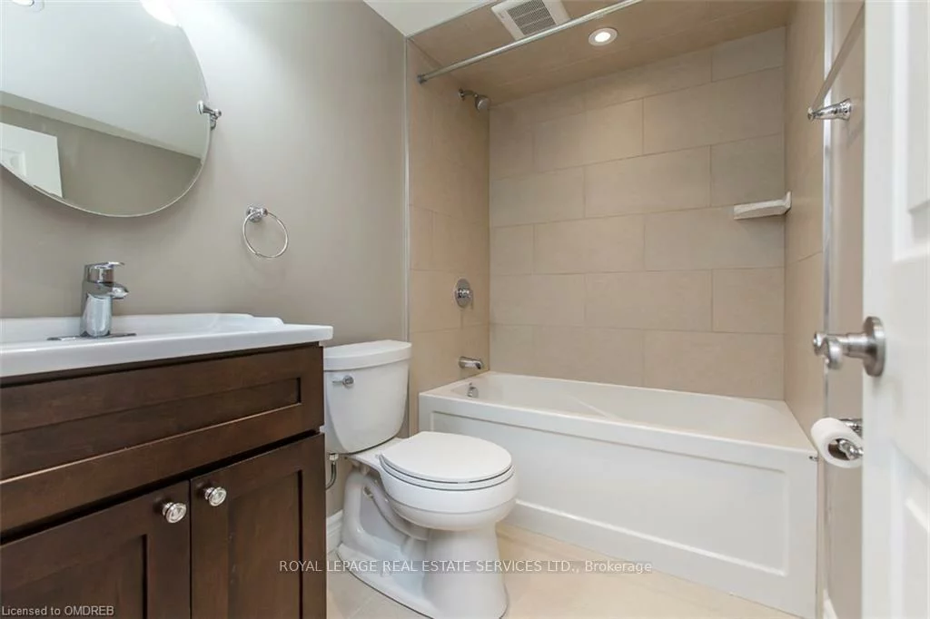 237, Ross, 1015 - RO River Oaks, Oakville